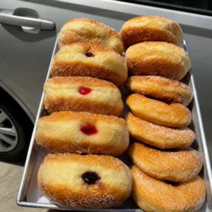 Box of 3 doughnuts